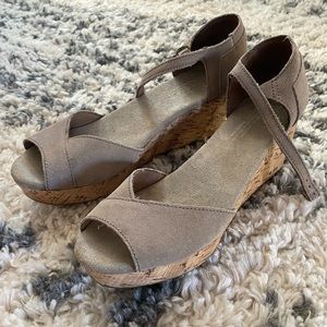 Toms platform cork sandals taupe